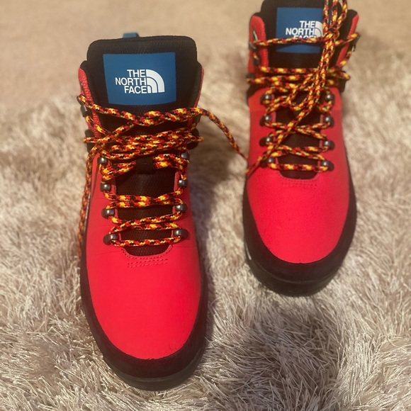 North Face Back to Berkeley Waterproof Boots. - Picture 4 of 5